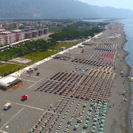 Ake Fishta דירה *